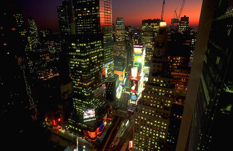 NYC photo 750 wide, 105kB