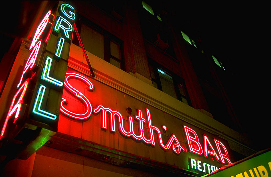 Smith's Bar photo, 950x621 pixels