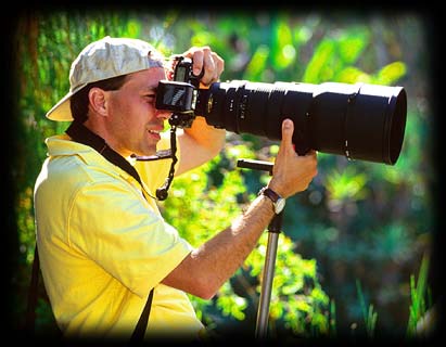 photo of Ken Rockwell and a huge lens