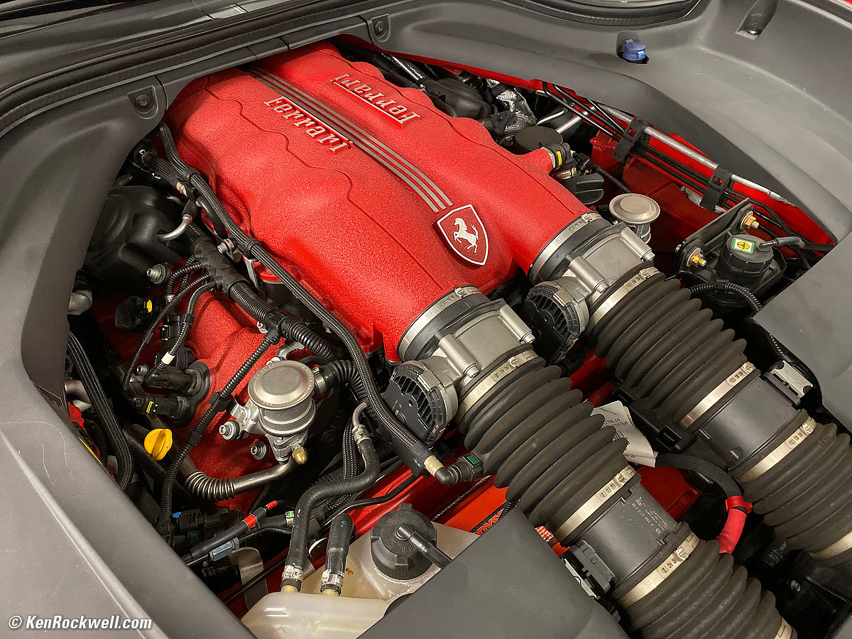 Red 2012 Ferrari California Engine
