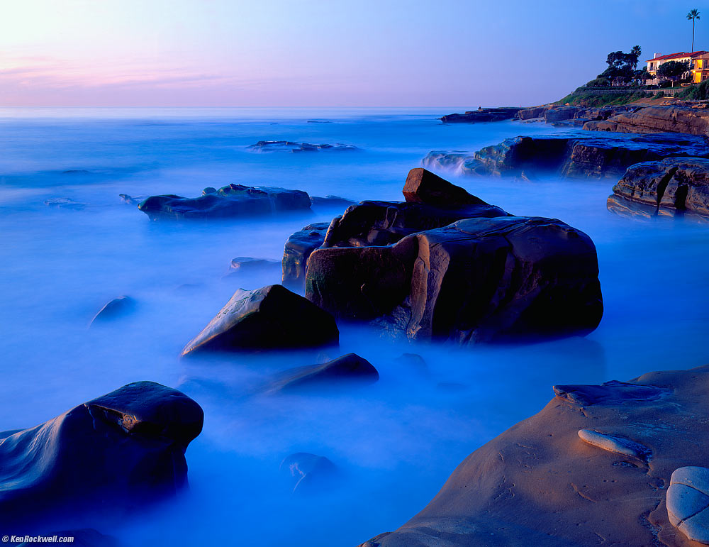 La Jolla coastline at dusk