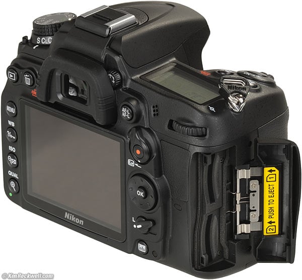 D7000 card slots