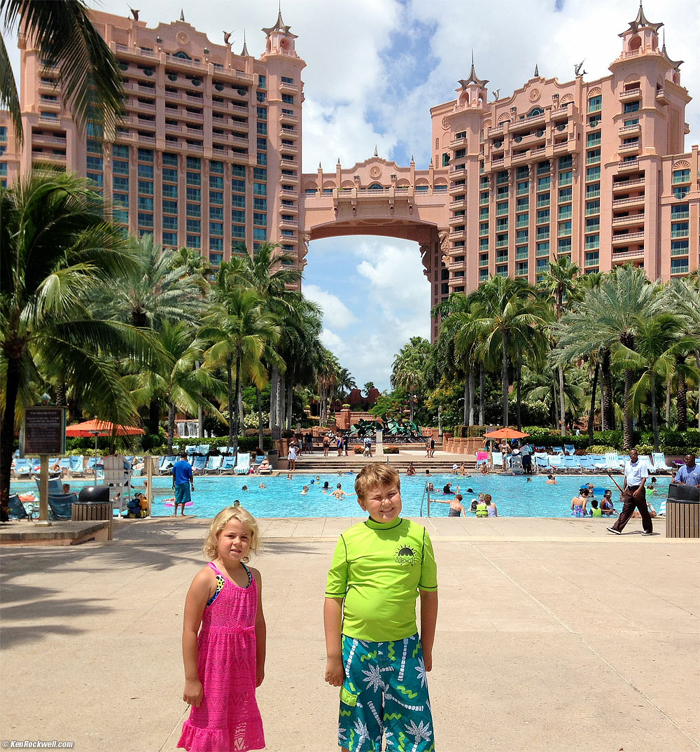 Katie and Ryan pose for mom at the Atlantis resort