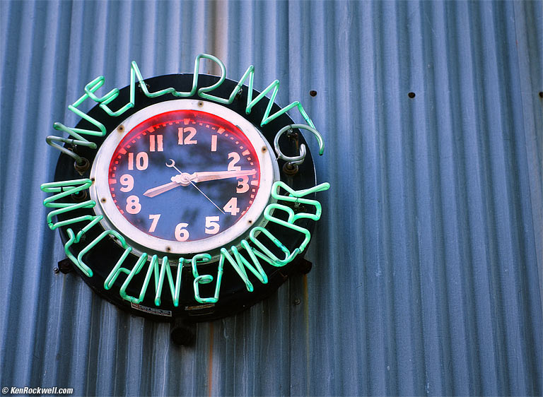 Neon, SLO