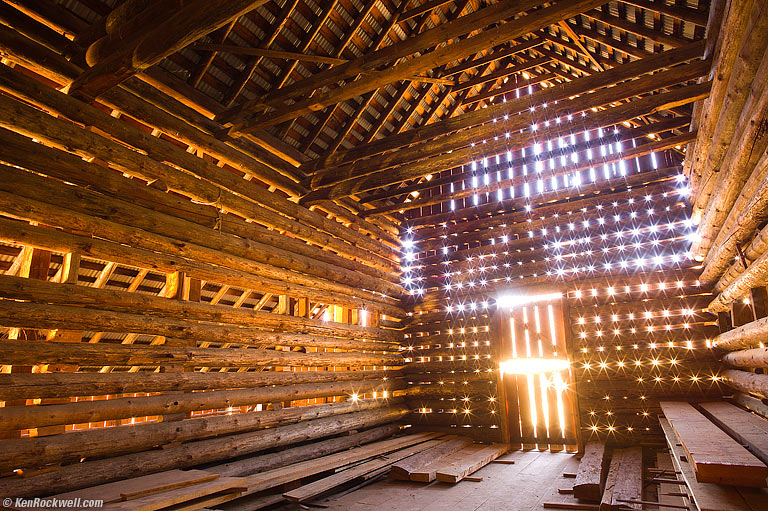 INseide barn