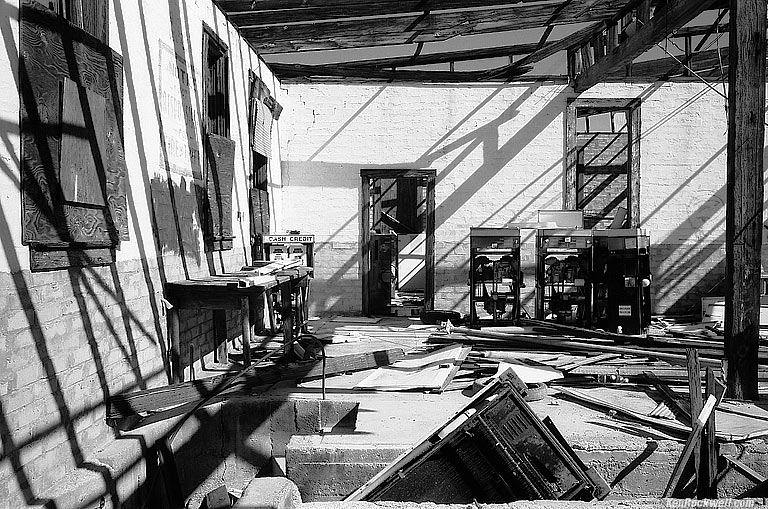 GARAGE, ROUTE 66