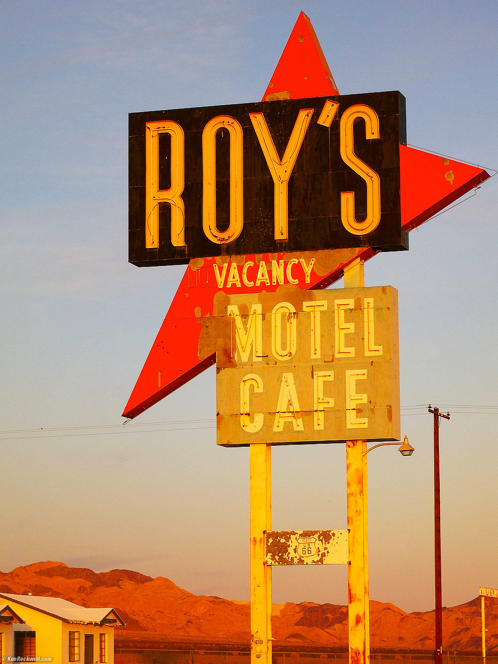 Roy's Route 66, Amboy CA