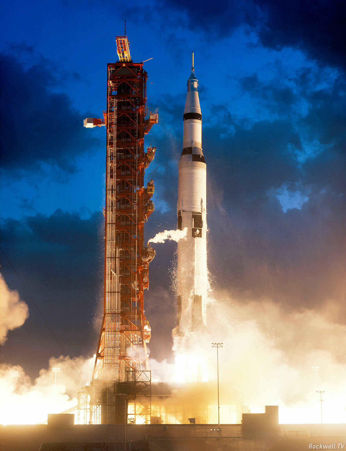 Apollo IV liftoff