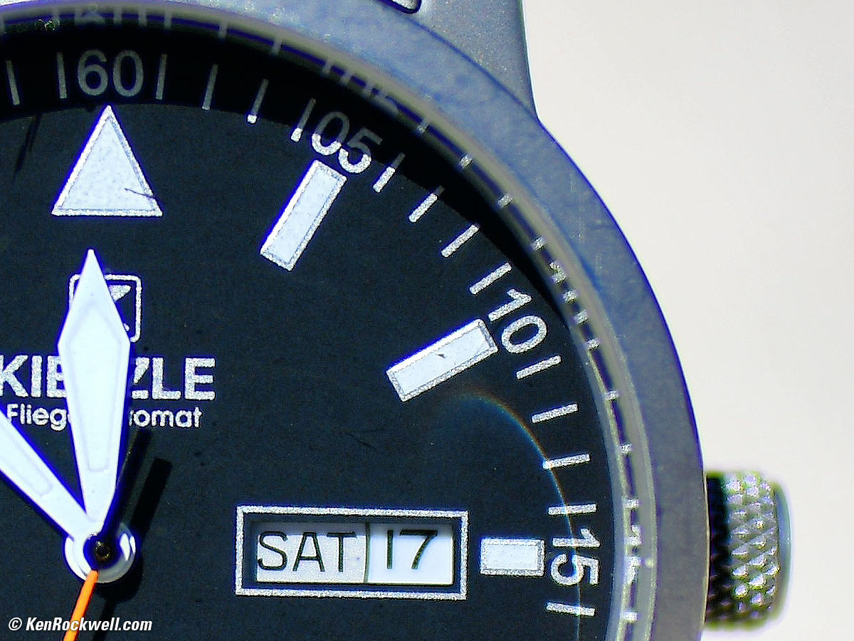 Nikon 28mm f/1.4 macro performance