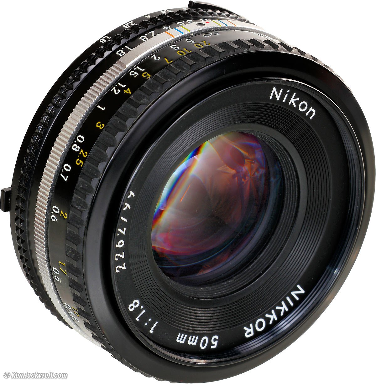 ヘリコイドは若干軽めに感じますNikon Ai-S NIKKOR 50mm f/1.8