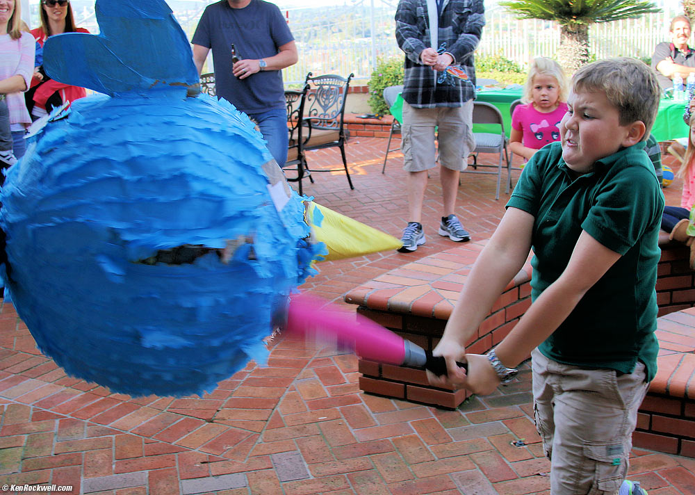 Bruiser slams the pi&ntilde;ata