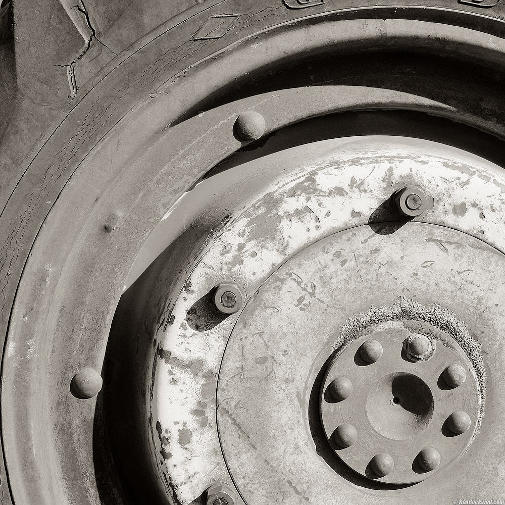 Wheel and tire